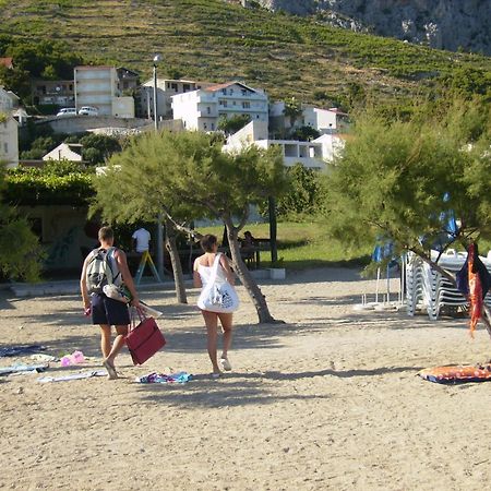 Apartments Ante Omis Exterior photo